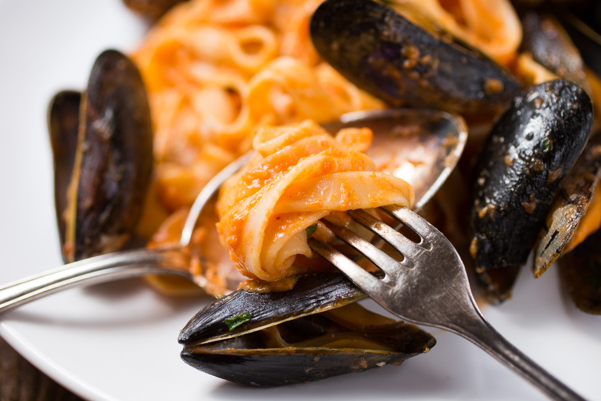 Tagliatelle with blue mussels