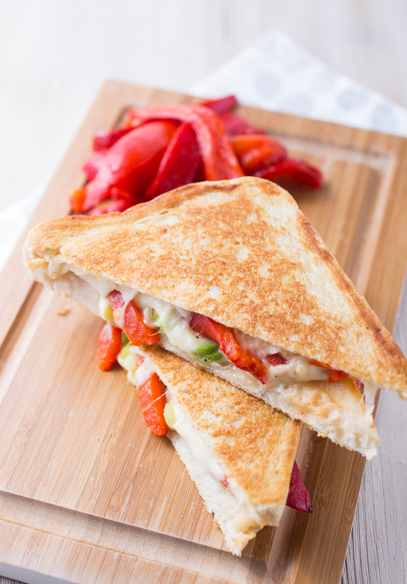 mozarella-roasted-bellpepper-grilled-cheese-_MG_6146