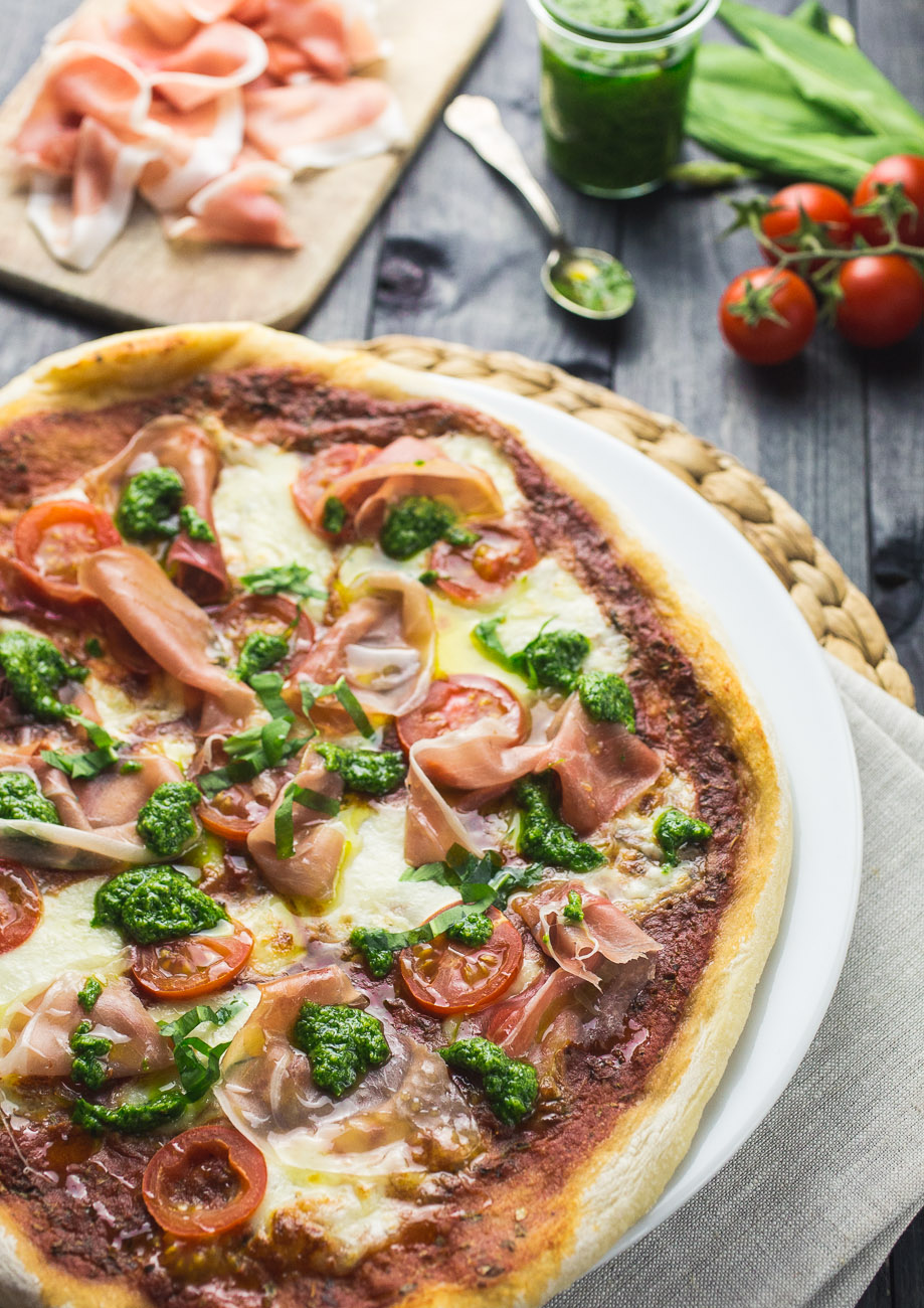 WIld garlic pesto pizza with prosciutto | thegirllovestoeat.com