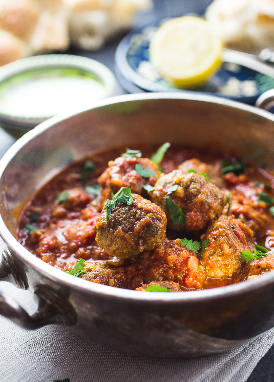 Moroccan Lamb Meatballs { thegirllovestoeat.com }