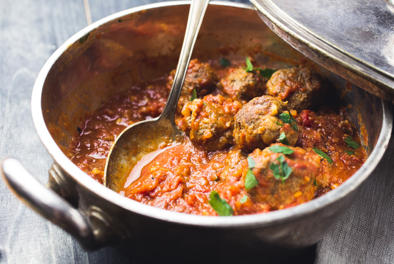 Moroccan Lamb Meatballs { thegirllovestoeat.com }