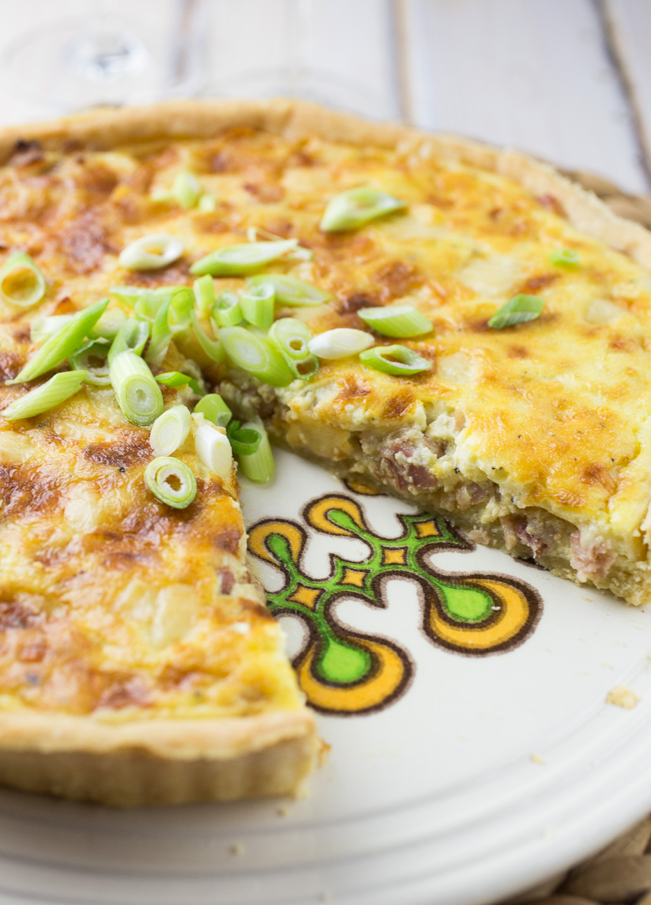 Quiche Alsacienne { thegirllovestoeat.com }