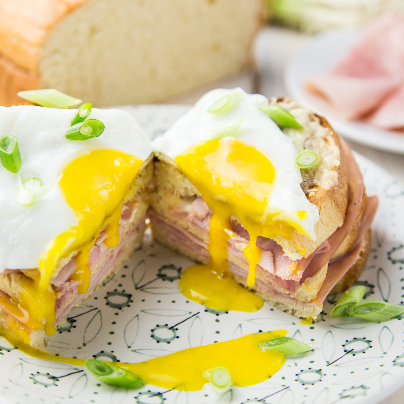 Croque Madame { thegirllovestoeat.com }