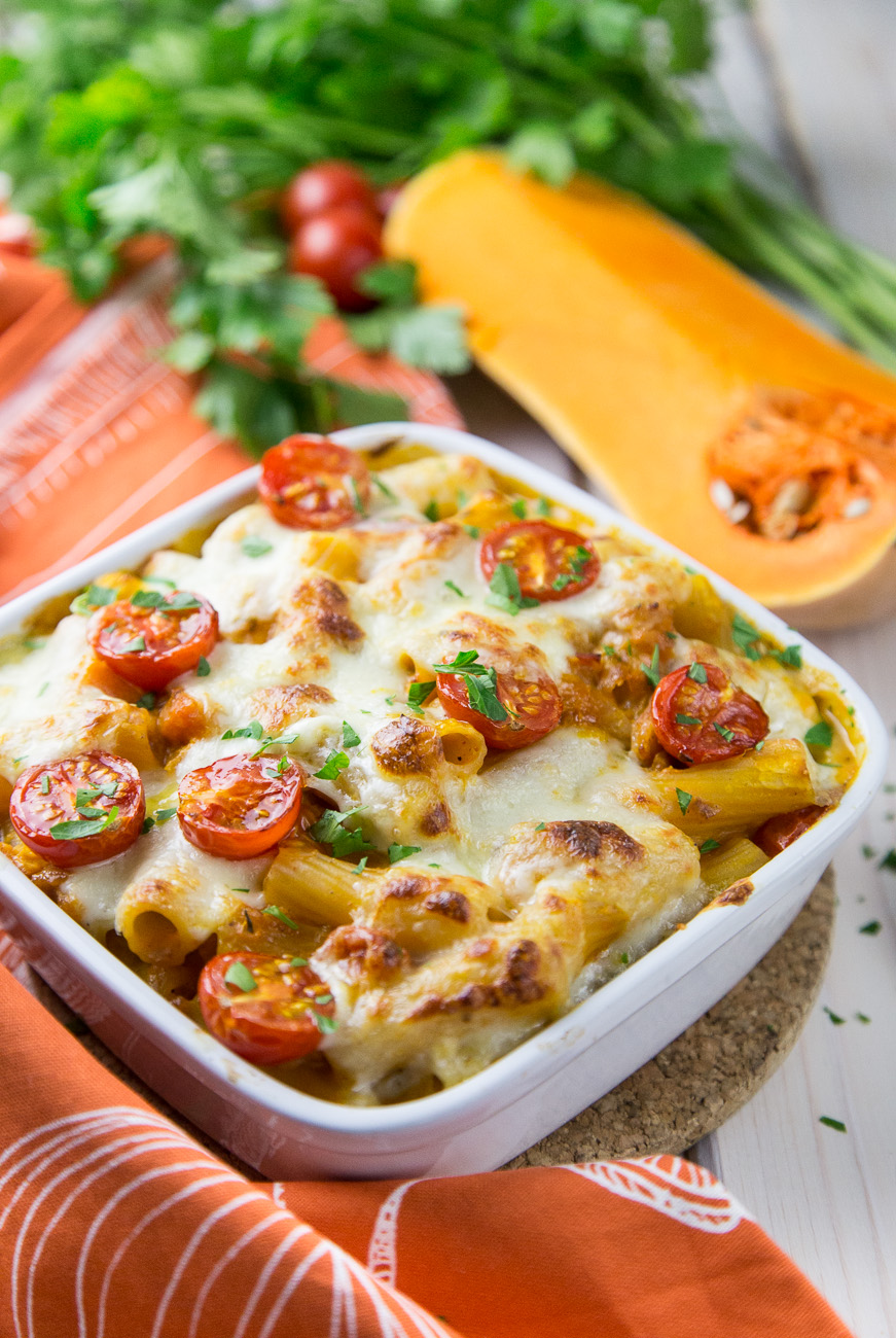 Pumpkin Pasta Bake { thegirllovestoeat.com }