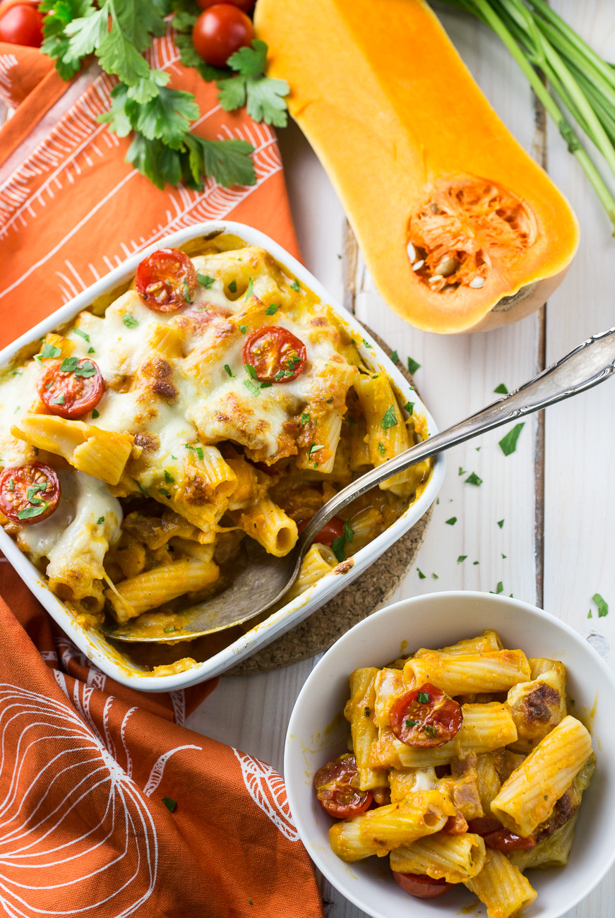 Pumpkin Pasta Bake { thegirllovestoeat.com }