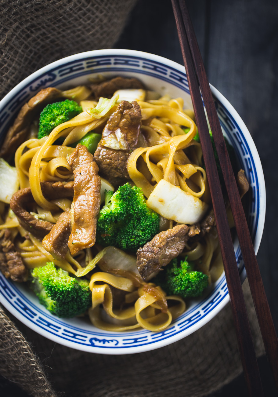 Asian Pork 'n' Beef Noodles  { thegirllovestoeat.com }