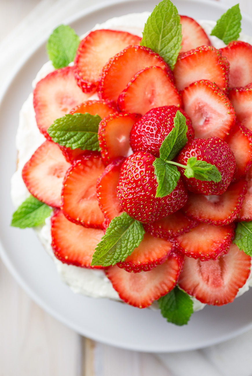 Tres Leches Strawberry Cake { thegirllovestoeat.com }