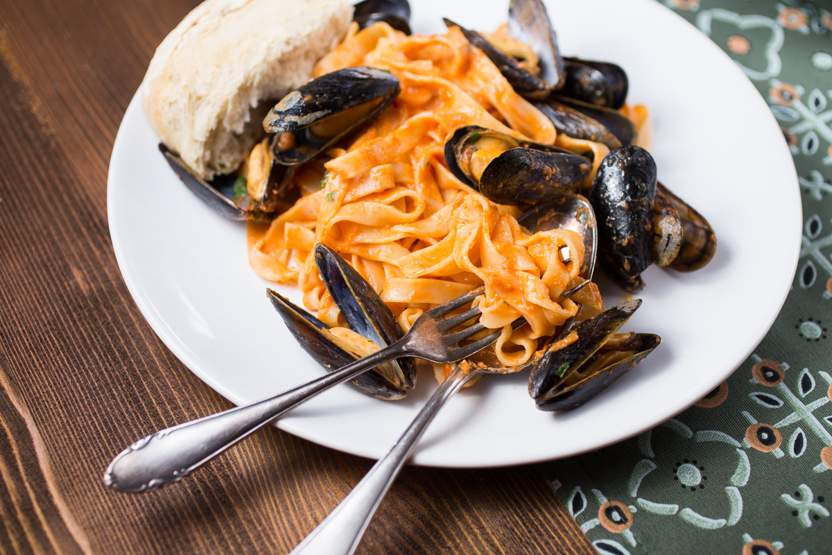 Tagliatelle with blue mussels