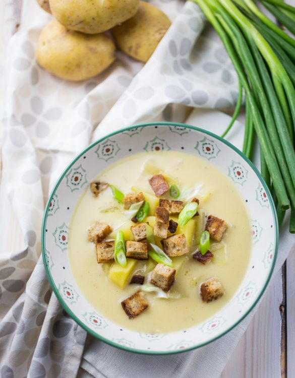 Potato Soup with Croutons  { thegirllovestoeat.com }