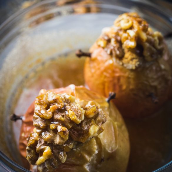 Baked apples with candied walnuts  { thegirllovestoeat.com }
